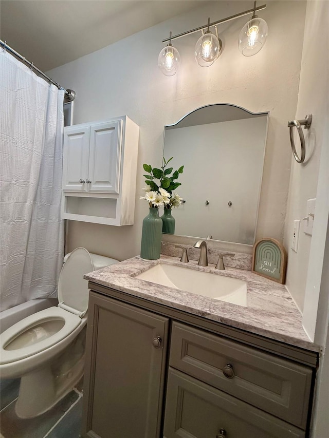 739 W Pine St, Jacksboro, TX 76458 - full bathroom with vanity and toilet