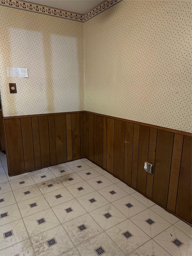 7204 Bobtail Cir, Shreveport, LA 71129 - spare room with wood walls and wainscoting