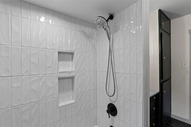 3819 Hubby Ave, Waco, TX 76710 - full bath with washtub / shower combination