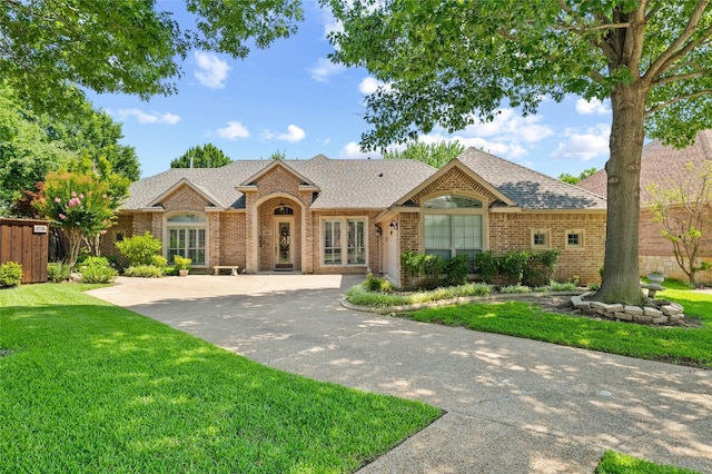 2004 Kodiak Ct, Arlington, TX 76013 - ranch-style house with brick siding and a shingled roof