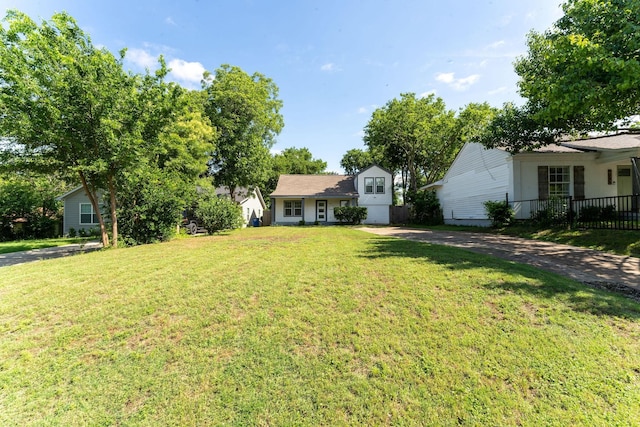 2835 Gladstone Dr, Dallas, TX 75211 - view of yard