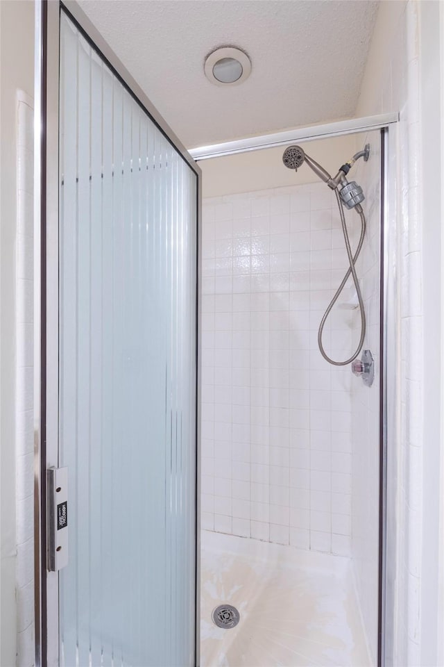 6900 Tudor Dr, Plano, TX 75023 - bathroom featuring a stall shower