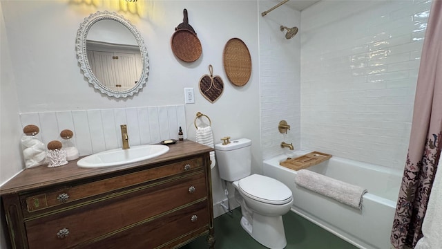 573 S Preston Ave, Van Alstyne, TX 75495 - bathroom featuring shower / bathtub combination with curtain, toilet, and vanity