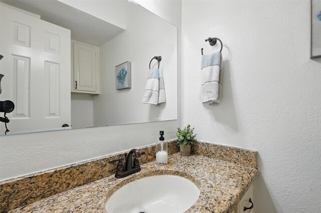 211 Cimarron Trl Unit 8, Irving, TX 75063 - bathroom with vanity
