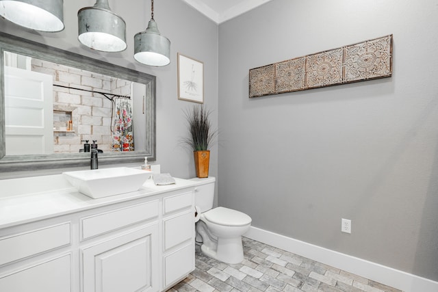 853 County Road 2215, Decatur, TX 76234 - full bathroom with toilet, baseboards, vanity, and curtained shower