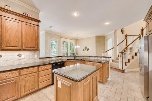 808 Country Club Dr, Heath, TX 75032 - kitchen with freestanding refrigerator, black dishwasher, a sink, a peninsula, and a kitchen island