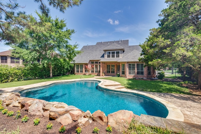 808 Country Club Dr, Heath, TX 75032 - swimming pool featuring a yard