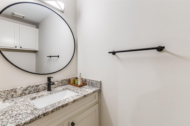 14815 Surveyor Blvd, Addison, TX 75001 - bathroom featuring vanity
