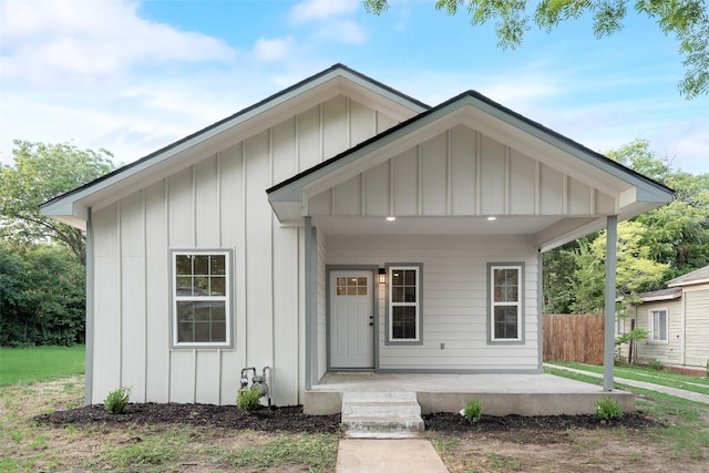 1113 Verbena St, Fort Worth, TX 76104 - view of front of property with board and batten siding