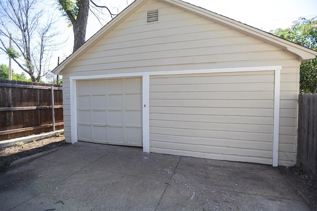 1109 Sayles Blvd, Abilene, TX 79605 - detached garage with driveway
