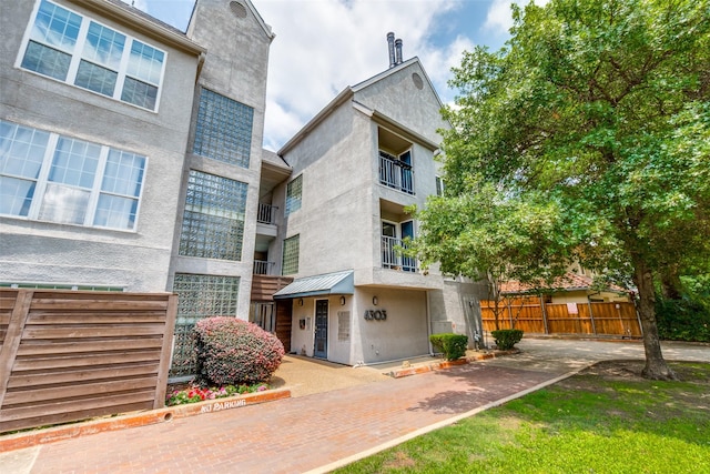 4303 Buena Vista St Unit 206, Dallas, TX 75205 - view of property