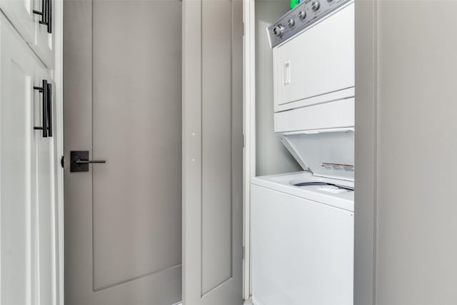 4303 Buena Vista St Unit 206, Dallas, TX 75205 - laundry area featuring estacked washer and dryer