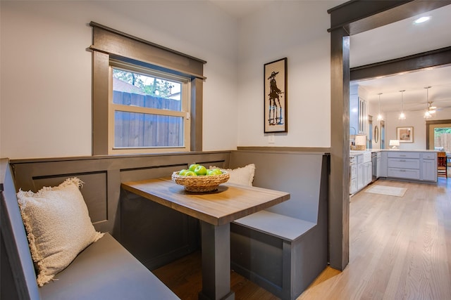 936 N Windomere Ave, Dallas, TX 75208 - dining area with healthy amount of natural light, light wood-style floors, and recessed lighting