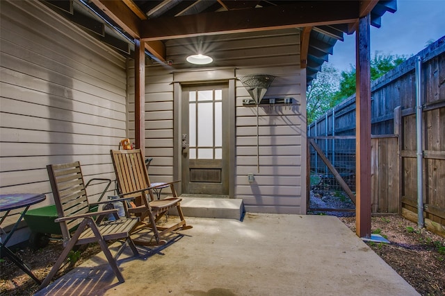 936 N Windomere Ave, Dallas, TX 75208 - entrance to property with a patio area