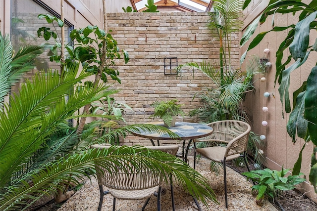 9502 Summerhill Ln, Dallas, TX 75238 - view of balcony