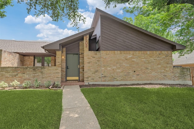 9502 Summerhill Ln, Dallas, TX 75238 - mid-century modern home featuring brick siding