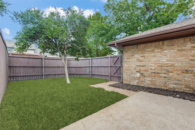 9502 Summerhill Ln, Dallas, TX 75238 - view of yard featuring a patio