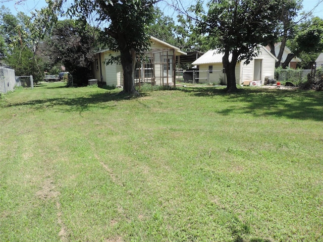 622 N Race, Stephenville, TX 76401 - view of yard