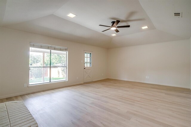 4424 Foxfire Way, Fort Worth, TX 76133 - empty room featuring a ceiling fan, light wood finished floors, and vaulted ceiling