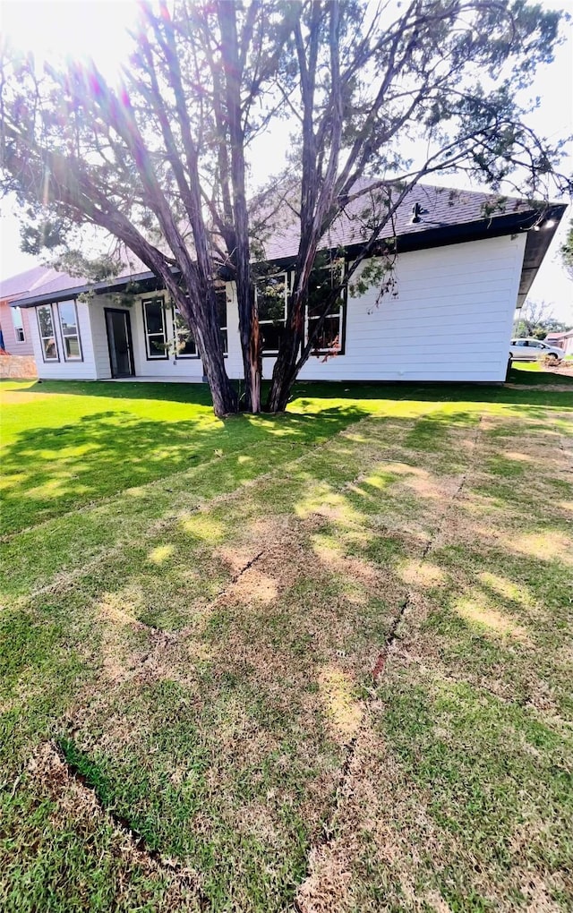 2309 Forest Hill Ln, Granbury, TX 76048 - view of green lawn