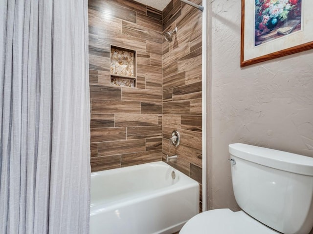 1507 Juniper Ln, Lewisville, TX 75077 - full bathroom with shower / bath combination with curtain, toilet, and a textured wall