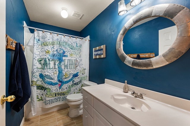 5033 Glenscape Trl, Fort Worth, TX 76137 - full bathroom with vanity, toilet, a shower with curtain, and baseboards