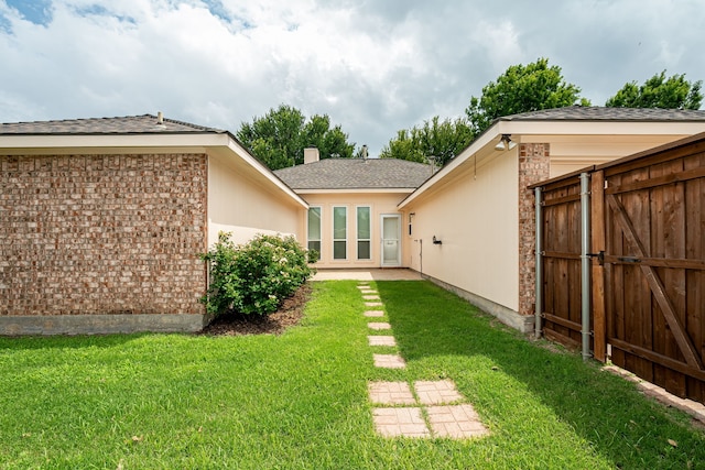 5508 Periwinkle Ln, Mckinney, TX 75070 - view of yard featuring a gate
