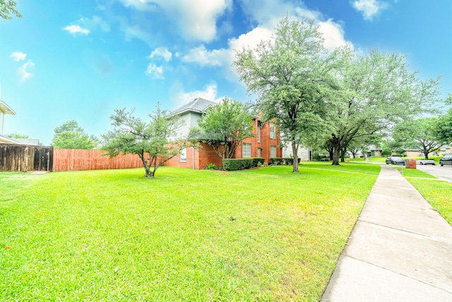 4404 Bentley Dr, Plano, TX 75093 - view of yard