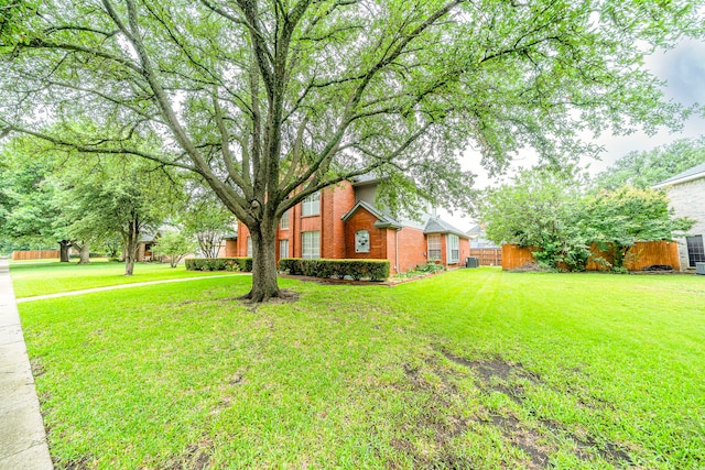 4404 Bentley Dr, Plano, TX 75093 - view of yard