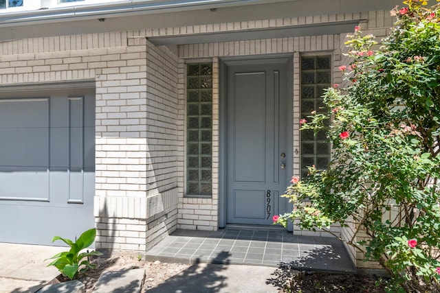 8907 Club Creek Cir, Dallas, TX 75238 - property entrance featuring brick siding