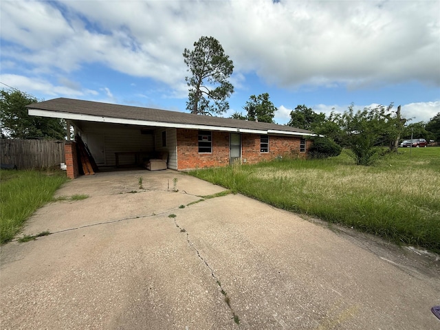 430 Cranford St, Sulphur Springs, TX 75482 - single story home featuring driveway, an attached carport, and brick siding