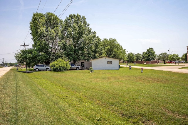 201 S Lake Dallas Dr, Lake Dallas, TX 75065 - view of grassy yard