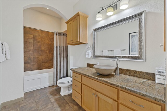 1212 Porter Rd, Bartonville, TX 75022 - full bath featuring vanity, toilet, and shower / bathtub combination with curtain