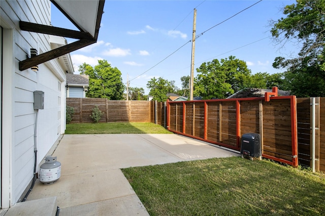3502 Vilbig Rd, Dallas, TX 75212 - view of yard with a patio