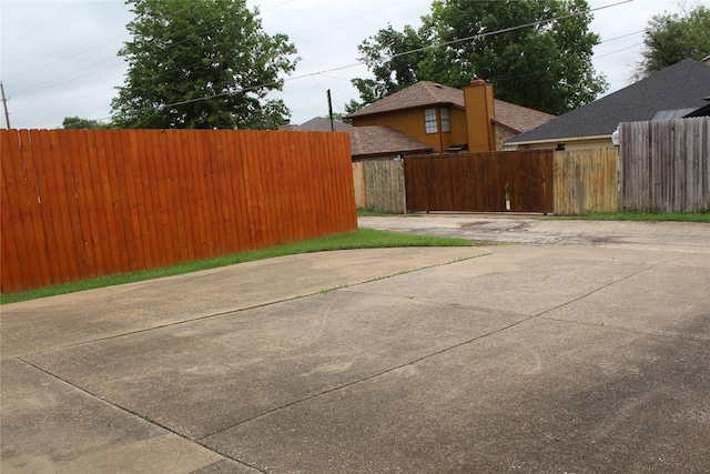 1424 Valley Trl, Mesquite, TX 75149 - view of patio / terrace featuring driveway