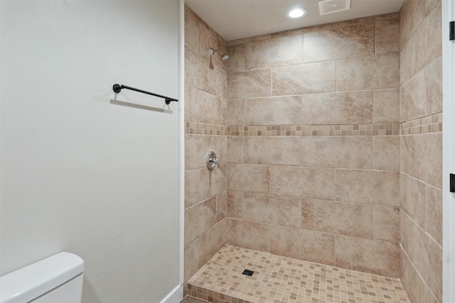 147 Carolynn Rd, Mabank, TX 75156 - full bath with tiled shower, toilet, and recessed lighting