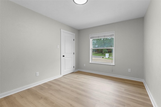 5305 Links Dr, Waco, TX 76708 - unfurnished room featuring light wood-style floors and baseboards