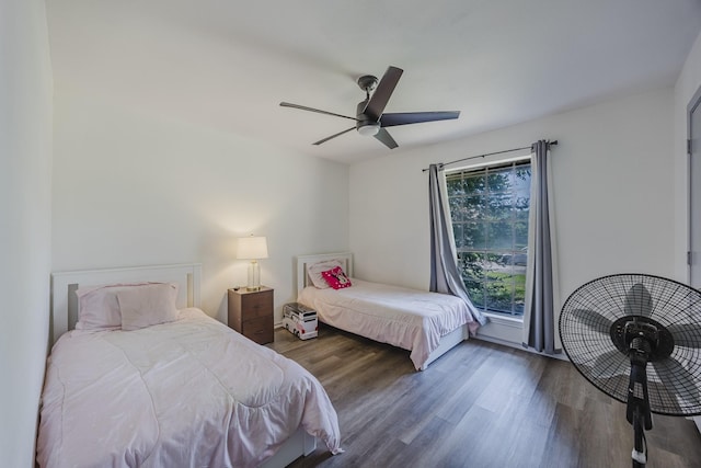 4612 Applewood Rd, Fort Worth, TX 76133 - bedroom with wood finished floors and ceiling fan