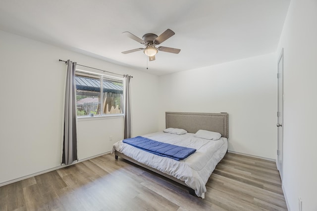 4612 Applewood Rd, Fort Worth, TX 76133 - bedroom featuring wood finished floors and a ceiling fan
