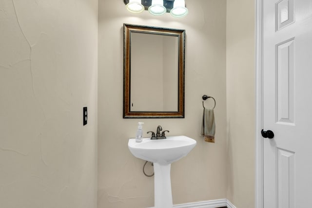 8 Calloway Ct, Mansfield, TX 76063 - bathroom featuring a sink