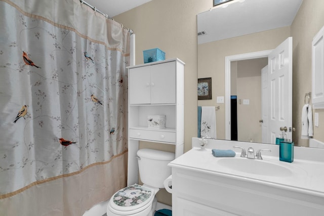 8 Calloway Ct, Mansfield, TX 76063 - full bath with toilet, vanity, and a shower with shower curtain