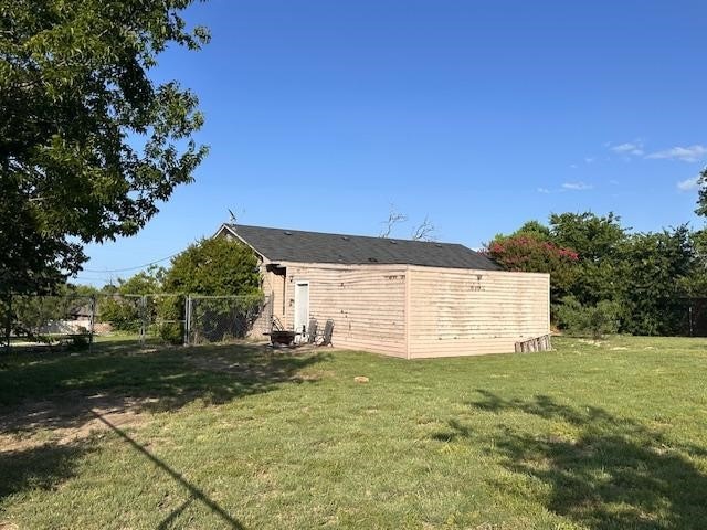 1320 Laredo Dr, Granbury, TX 76048 - view of side of home