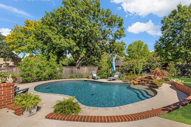 4009 Tave Ct, Arlington, TX 76016 - view of pool with a fenced backyard and a patio