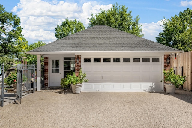 4009 Tave Ct, Arlington, TX 76016 - view of garage