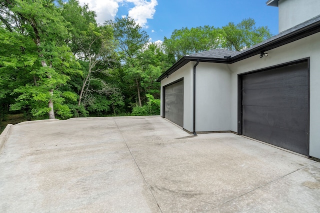 2303 Timber Creek Ct, Cedar Hill, TX 75104 - view of garage