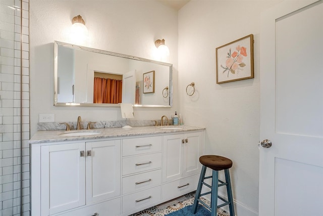 2108 Fairmount Ave, Fort Worth, TX 76110 - full bath featuring double vanity