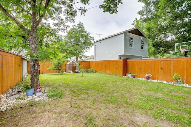 2108 Fairmount Ave, Fort Worth, TX 76110 - view of yard featuring an outbuilding