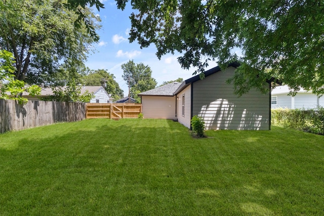 2634 Macon St, Dallas, TX 75215 - view of fenced backyard