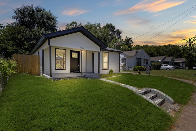 2634 Macon St, Dallas, TX 75215 - view of front facade featuring covered porch