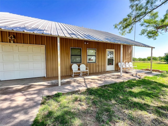 5260 County Road 268, Anson, TX 79501 - view of garage